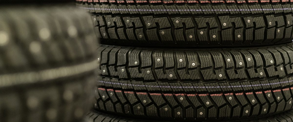sale-of-car-tires-for-sale-in-the-store-many-new-w-FRGAVLM sale-of-car-tires-for-sale-in-the-store-many-new-w-FRGAVLM